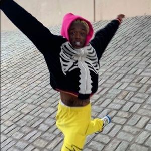 Meet your Posher, Alexis